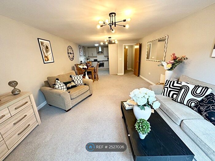 1 Bedroom Flat To Rent In Havelock Square, Swindon, SN1