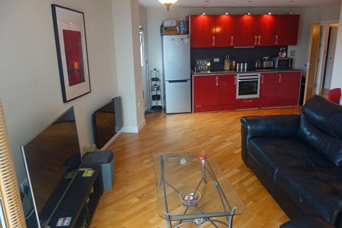 2 Bedroom Flat To Rent In Altolusso, Bute Terrace, Cardiff, CF10