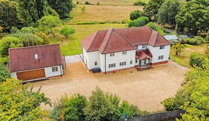 5 Bedroom Detached House For Sale In Pilcot Road, Fleet, GU51