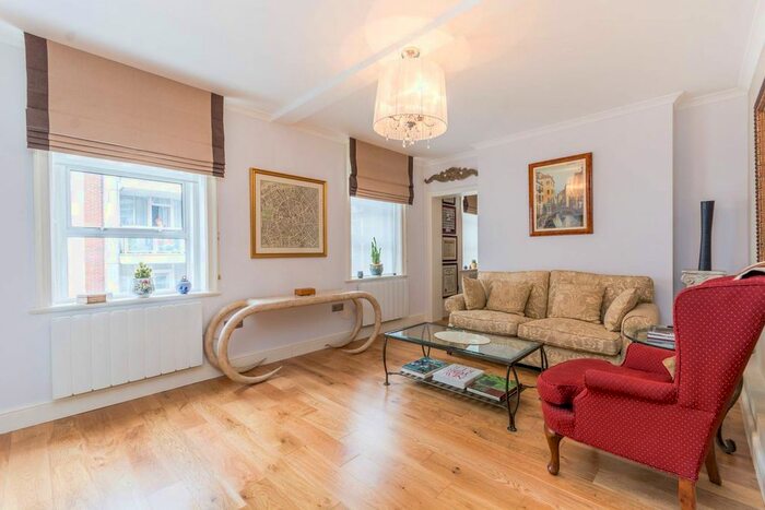 2 Bedroom Flat To Rent In Picton Place, Marylebone, London, W1U