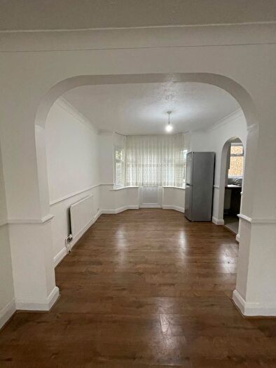 3 Bedroom Terraced House To Rent In Woodgrange Gardens, Enfield, EN1