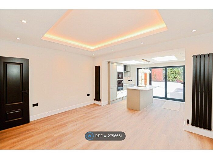 3 Bedroom End Terrace House To Rent In North Hill, London, N6