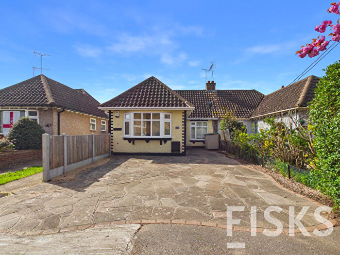 2 Bedroom Bungalow For Sale In London Road, Benfleet, SS7