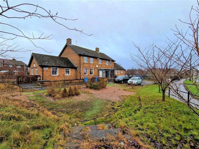 Houses for sale & to rent in M28 0TD, Hilton Lane, Little Hulton Manchester