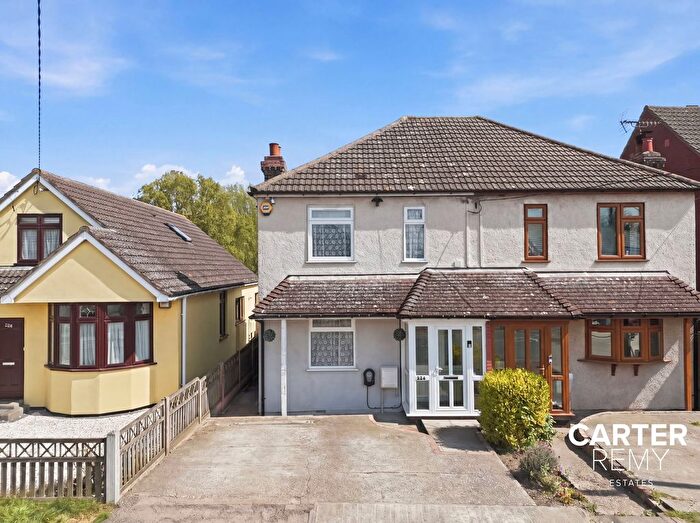 3 Bedroom Semi-Detached House For Sale In Pound Lane, Bowers Gifford, Basildon, SS13