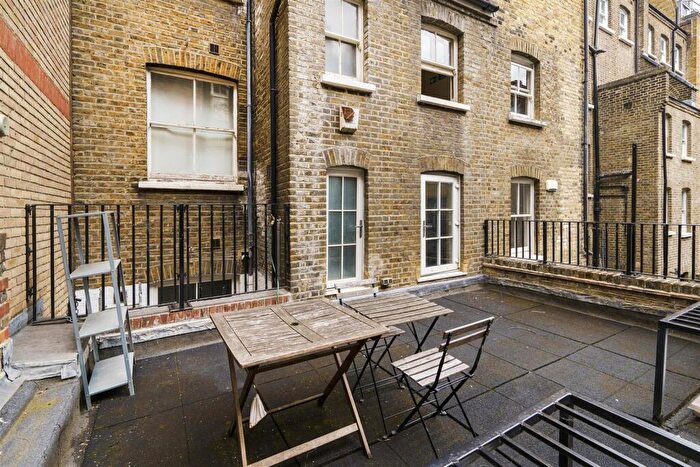 2 Bedroom Apartment To Rent In Leman Street, London., E1