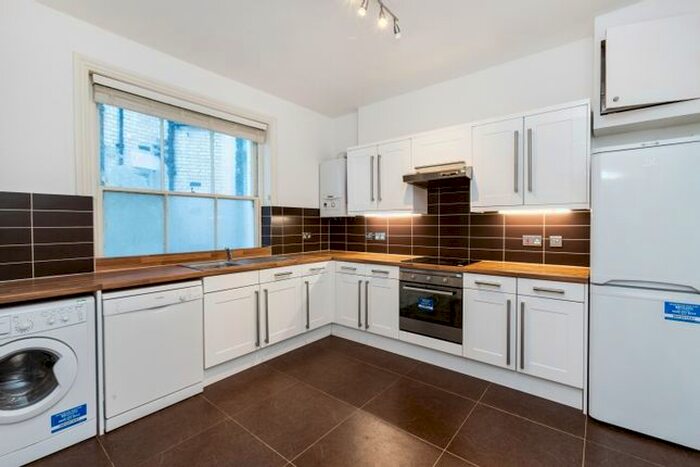 4 Bedroom Flat To Rent In Chapel Street, London, NW1