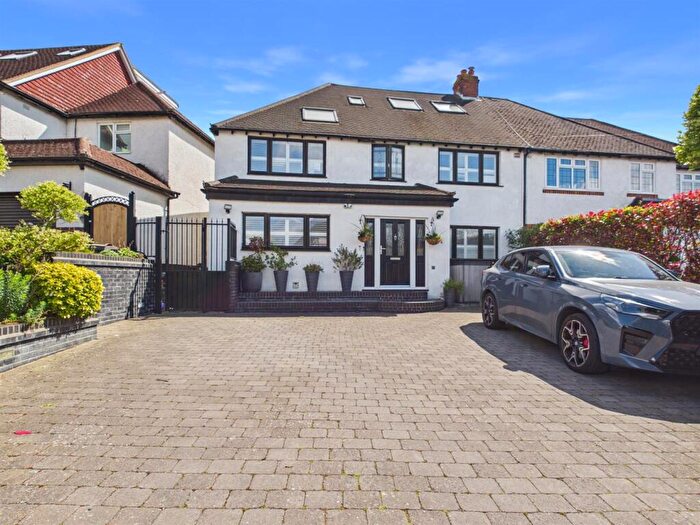 5 Bedroom Semi Detached House For Sale In Stoneyfield Road, Coulsdon, CR5