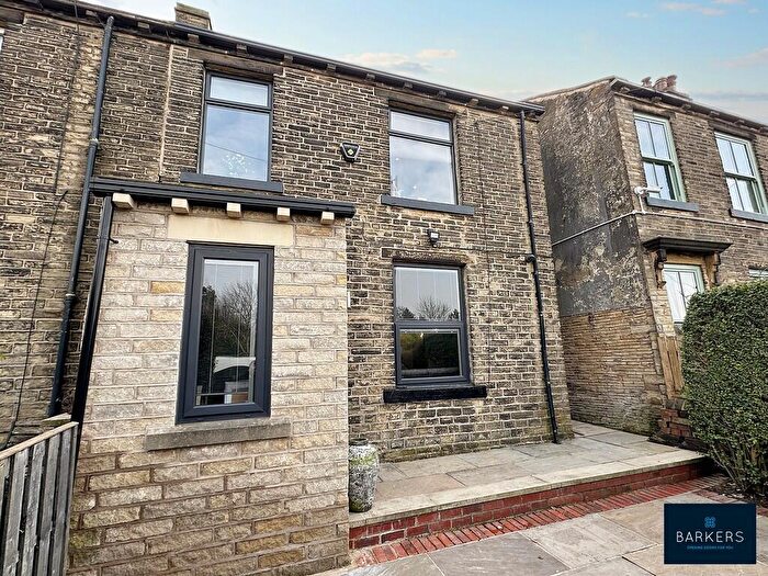 3 Bedroom Semi Detached House For Sale In Huddersfield Road, Wyke, Bradford, BD12