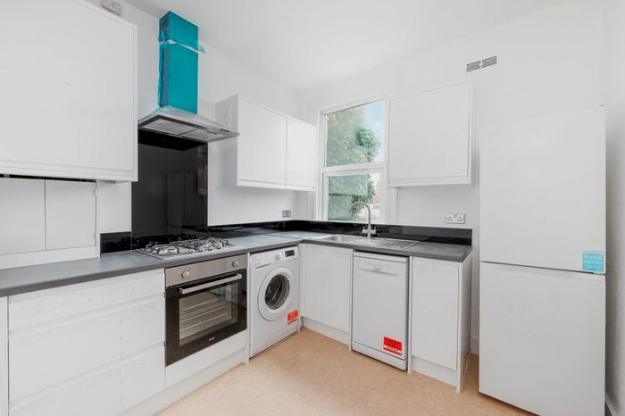 2 Bedroom Flat To Rent In Cowper Road, London, W7