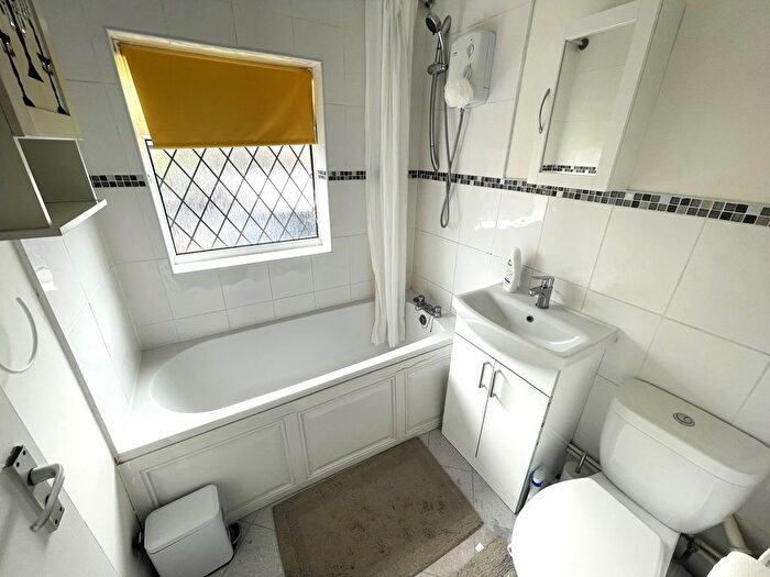 1 Bedroom Flat To Rent In Westbourne Road, Darlaston, Wednesbury, WS10