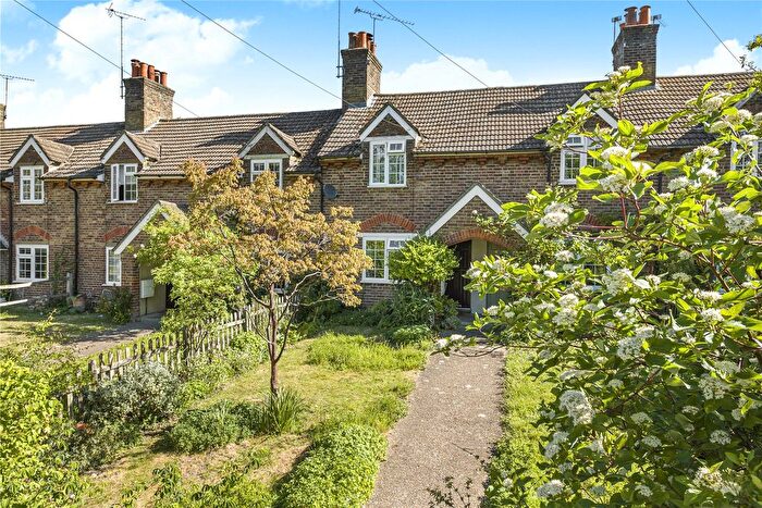 2 Bedroom Terraced House For Sale In Victoria Road, Knaphill, Woking, GU21