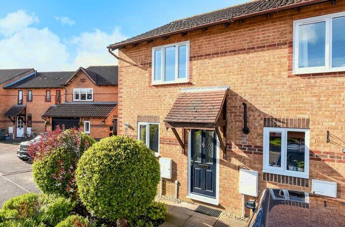 2 Bedroom Terraced House To Rent In Honeysuckle Close, Bicester, OX26