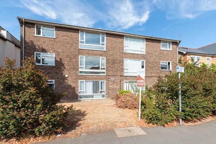 2 Bedroom Flat For Sale In Granville Road, Sidcup, DA14