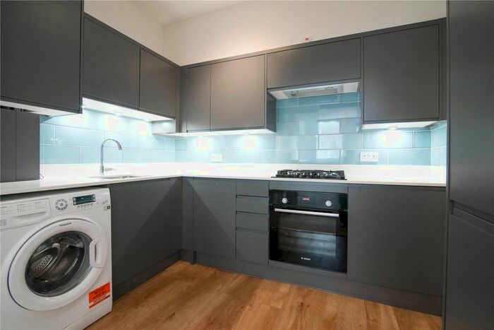 1 Bedroom Flat To Rent In Lavender Hill, London, SW11