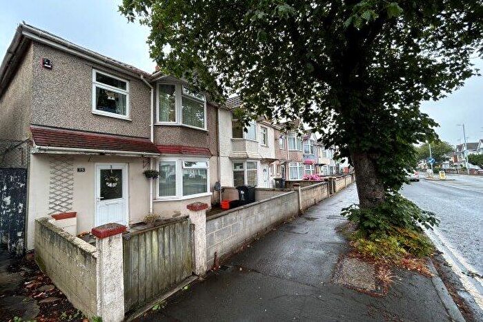 3 Bedroom Property To Rent In Groundwell Road, Swindon, SN1