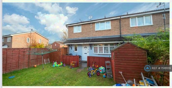 2 Bedroom End Of Terrace House To Rent In Milton Way, Dunstable, LU5