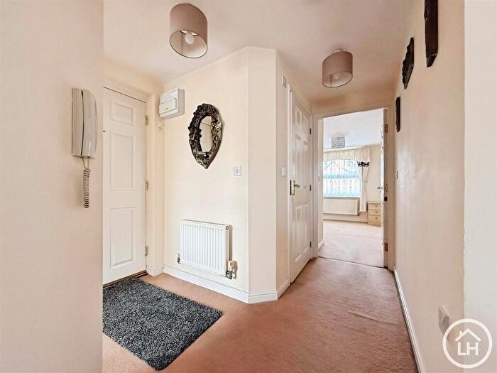 2 Bedroom Flat For Sale In Monarch Drive, Kemsley, Sittingbourne, ME10