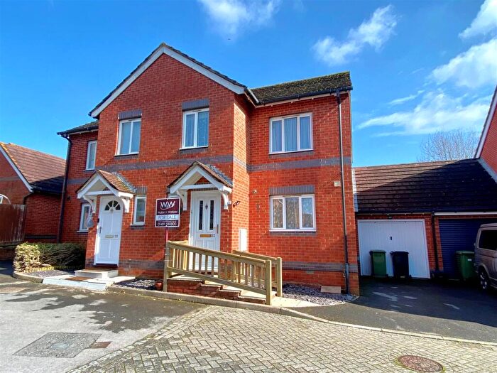 3 Bedroom Semi-Detached House To Rent In Angelica Way, Whiteley, PO15