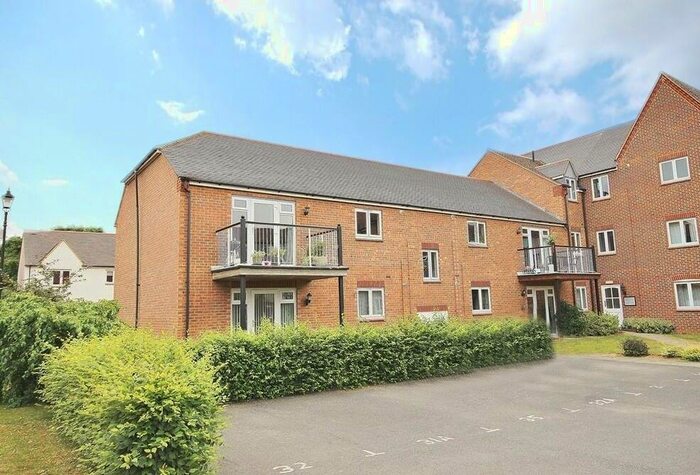 2 Bedroom Apartment To Rent In Marina Way, Abingdon-on-Thames, Oxfordshire, OX14