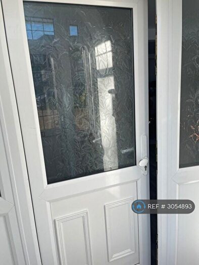 3 Bedroom Semi-Detached House To Rent In Dovedale Avenue, Ilford, IG5