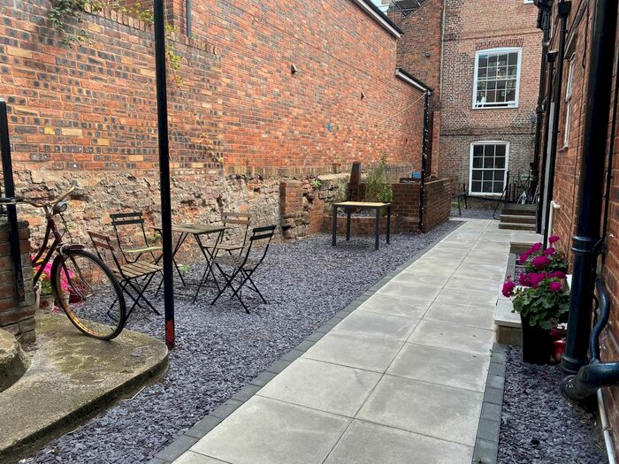 1 Bedroom Flat To Rent In Trinity Street, Chester, CH1