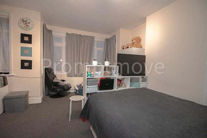 Property To Rent In Russell Rise, Luton, LU1