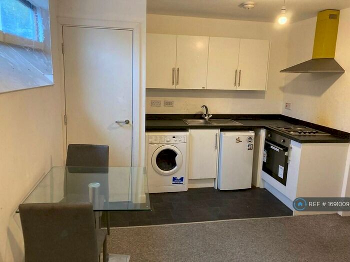 1 Bedroom Flat To Rent In Cheapside Chambers, Bradford, BD1