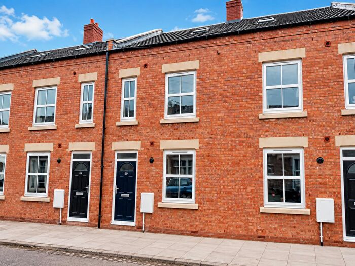 3 Bedroom Terraced House For Sale In Lea Road, Abington, Northampton, NN1
