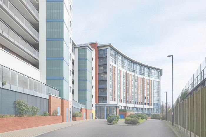 2 Bedroom Flat To Rent In Meath Crescent, London, Bethnal Green, E2