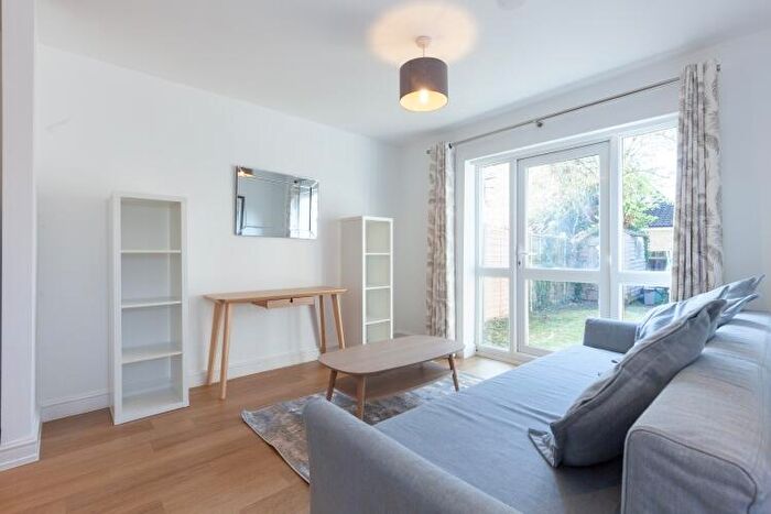 1 Bedroom Apartment To Rent In Cranmer Road, Cowley, OX4