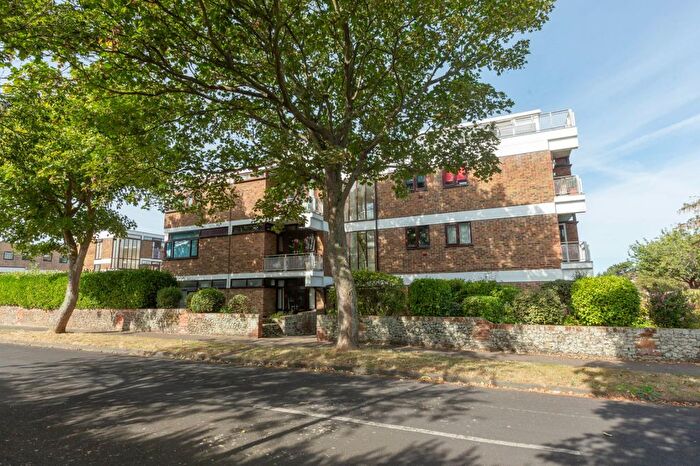 3 Bedroom Flat For Sale In Gainsboro Road, Birchington, Kent, CT7