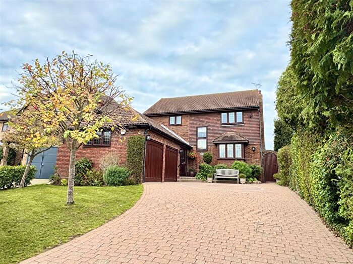 4 Bedroom Detached House For Sale In The Maze, Leigh-On-Sea, SS9