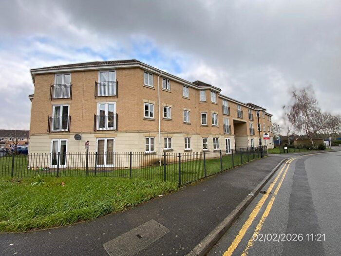 2 Bedroom Flat To Rent In Scholars Walk, Langley, Slough, SL3