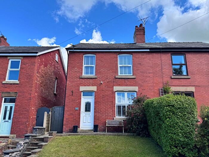 3 Bedroom Semi Detached House For Sale In Bowden Lane, Chapel-En-Le-Frith, SK23