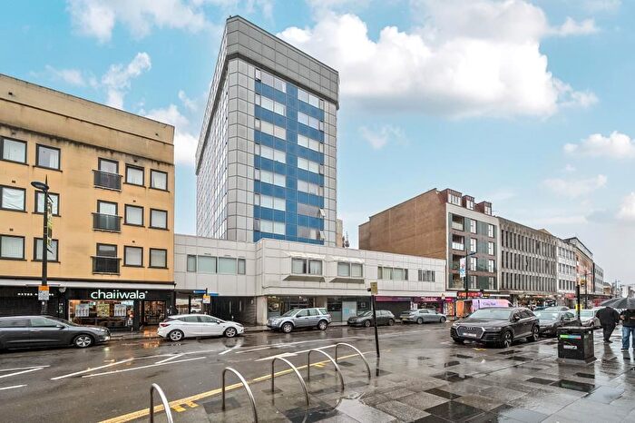 1 Bedroom Flat For Sale In Skyline Apartment, Slough, SL1