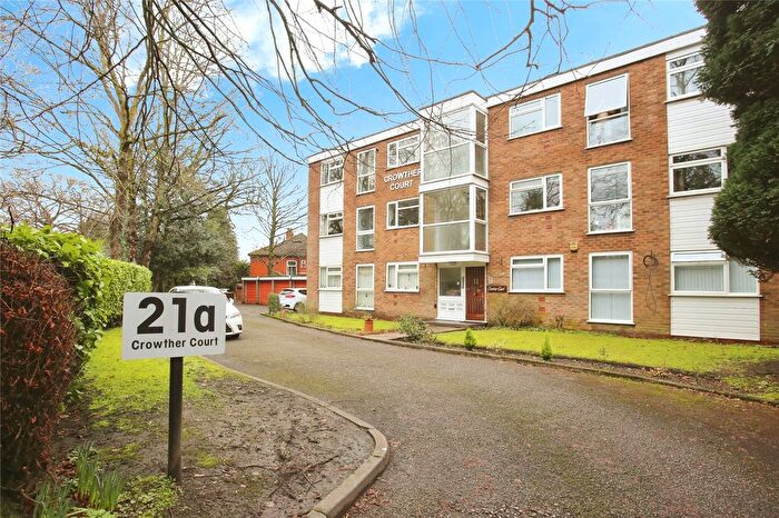 2 Bedroom Flat For Sale In Mauldeth Road, Heaton Mersey, Stockport, SK4