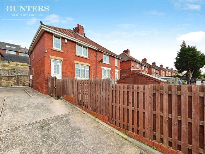 3 Bedroom Semi-Detached House For Sale In Worsbrough Road, Blacker Hill, Barnsley, S74