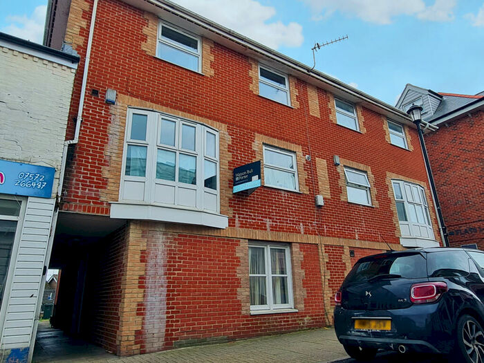 2 Bedroom Apartment To Rent In High Street, Ryde, PO33