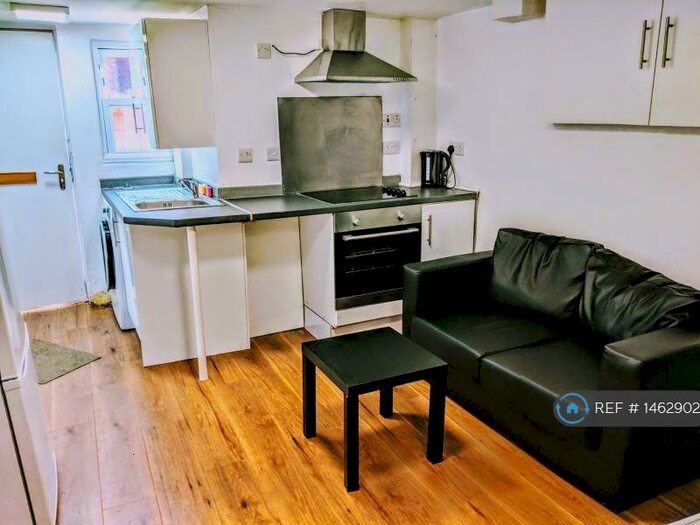 Studio To Rent In Leeds, Leeds, LS12