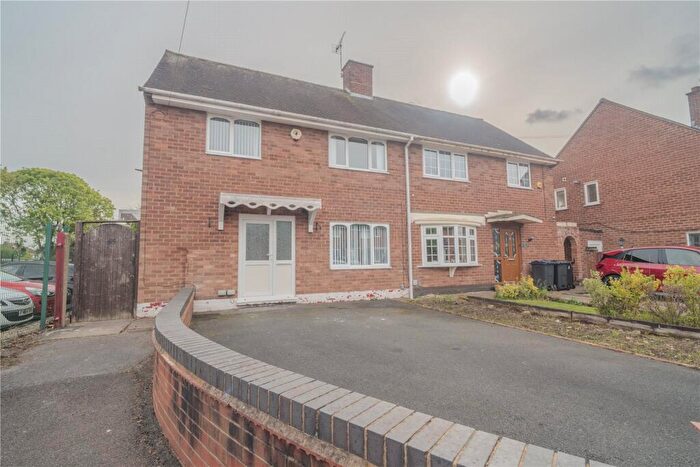 3 Bedroom Semi-Detached House To Rent In Chilcote Close, Hall Green, Birmingham, B28