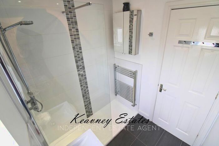 3 Bedroom Semi-Detached House For Sale In Irvine Avenue, Boothstown, M28