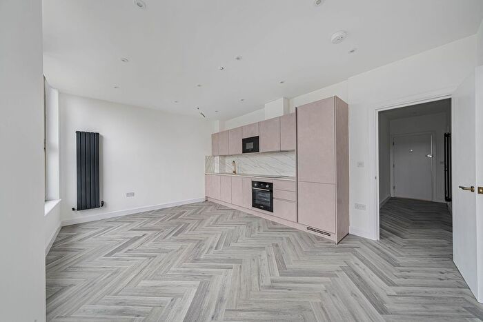 1 Bedroom Flat To Rent In Flat Telegraph House, - Hythe Street, Dartford, Kent, DA1