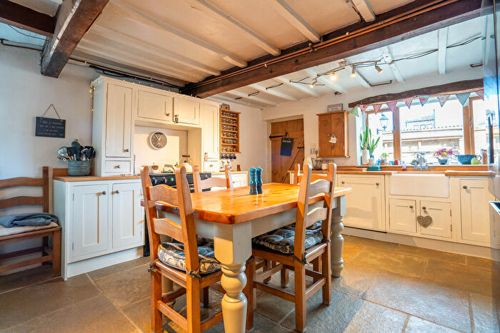 4 Bedroom Cottage For Sale In High Green, Lepton, Huddersfield, HD8