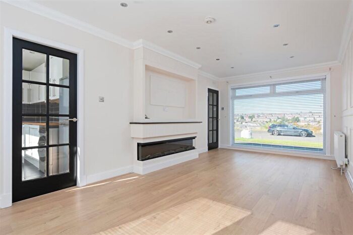 2 Bedroom Semi-Detached House For Sale In Evershed Drive, Dunfermline, KY11