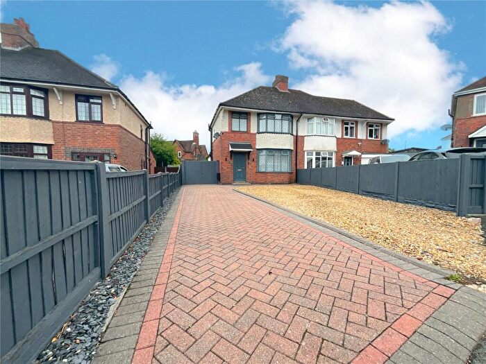 3 Bedroom Semi-Detached House For Sale In Vicarage Close, Dordon, Tamworth, Warwickshire, B78