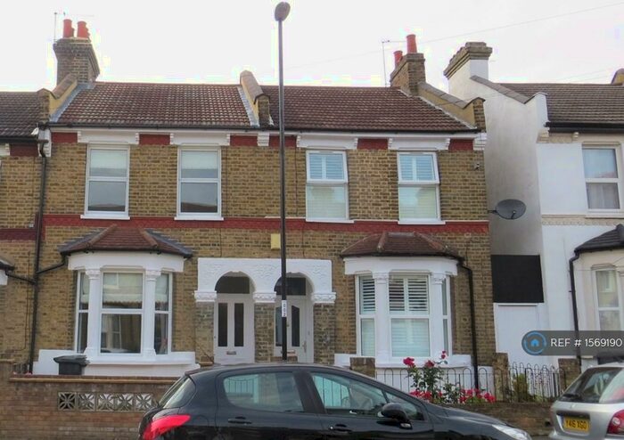 3 Bedroom Terraced House To Rent In Southwell Road, Croydon, CR0
