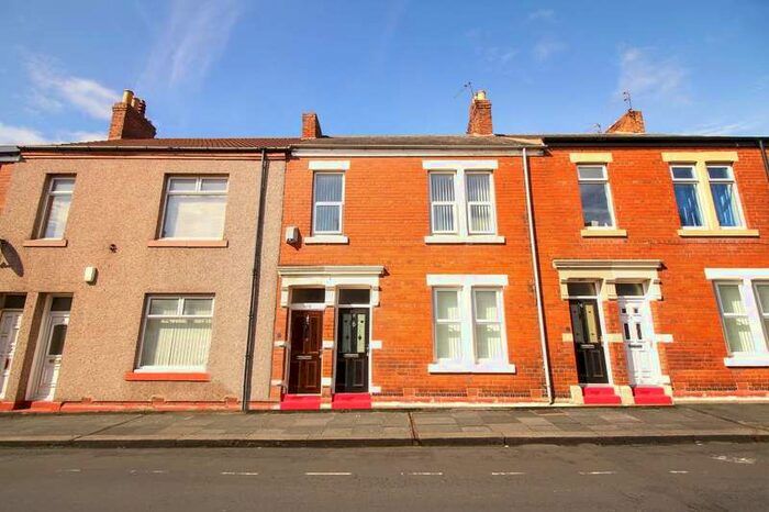 2 Bedroom Flat To Rent In 10 Chirton West Viewnorth Shieldstyne And Wear, NE29