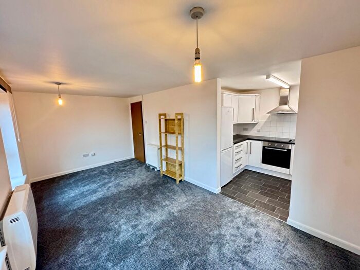 2 Bedroom Flat To Rent In Short Stairs, Nottingham, NG1