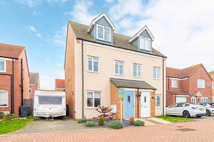 3 Bedroom Semi-Detached House For Sale In Howes Road, Bradwell, NR31
